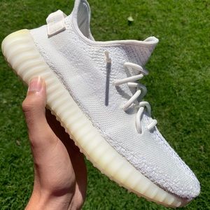Yeezy V2 Cream White